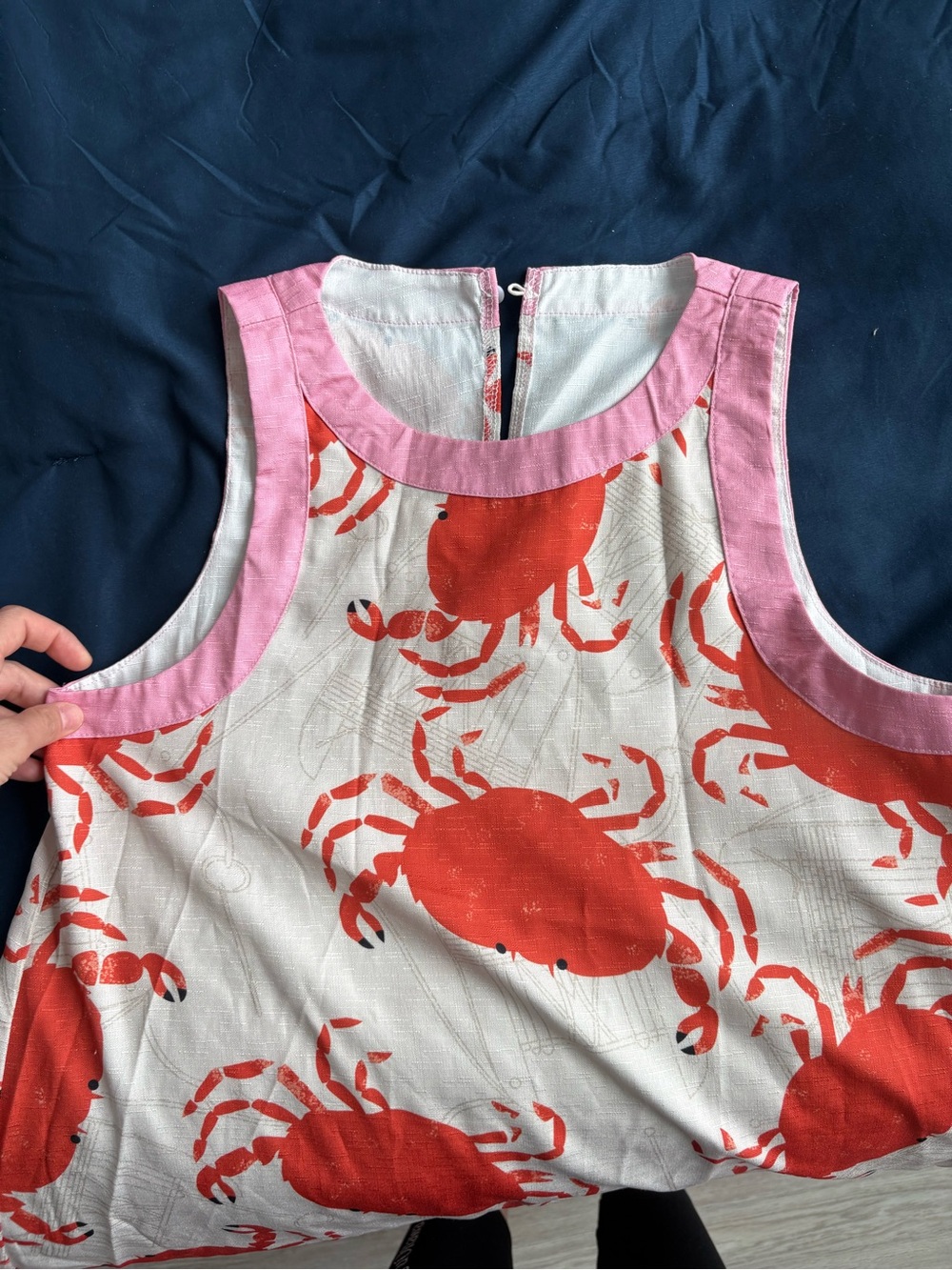 Sleeveless beige Dress with Coral Crab Print - Picture 3 of 6